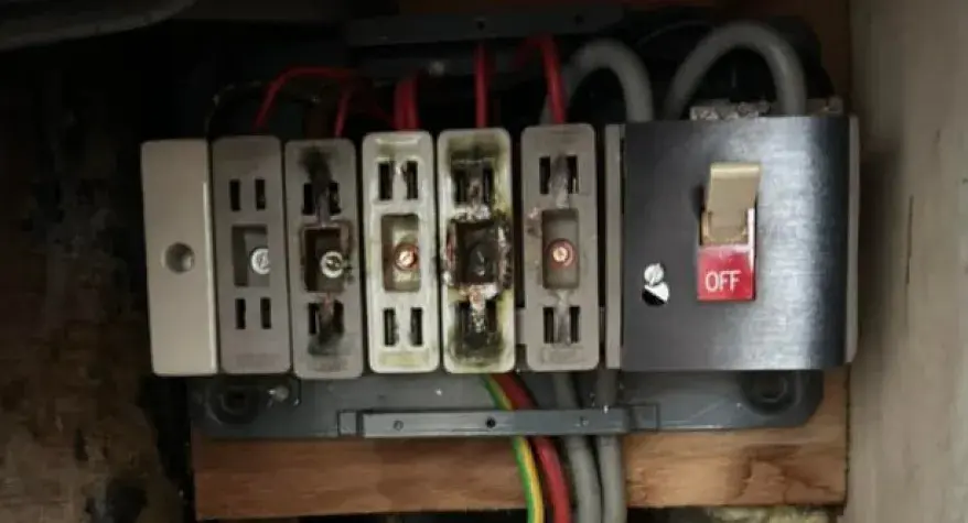 Signs you need a new fusebox
